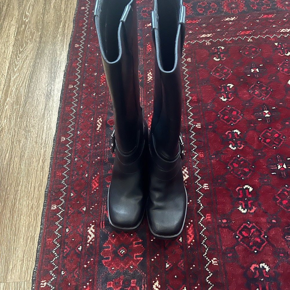 Knee high boots - Picture 4 of 4